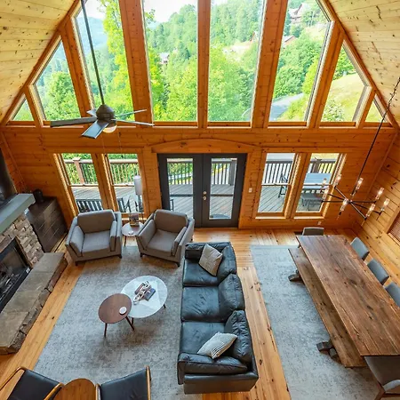 Whiskey Hills - Newly Remodeled Luxury Cabin With Hot Tub, Incredible Views Close To Asheville, Walk To Hatley Pointe & Ski!